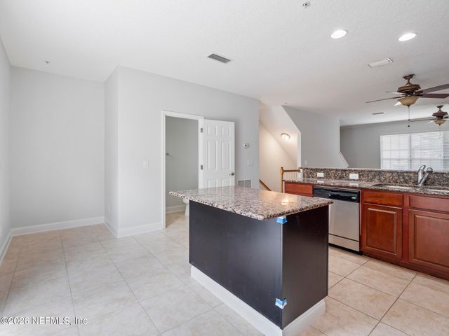 4472 CONGRESSIONAL Drive, Jacksonville, FL 32246