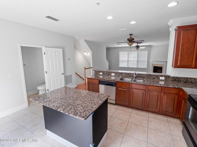 4472 CONGRESSIONAL Drive, Jacksonville, FL 32246