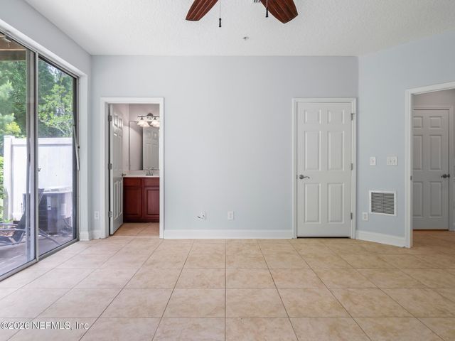 4472 CONGRESSIONAL Drive, Jacksonville, FL 32246