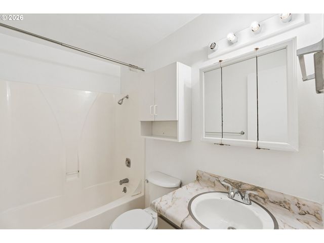 6332 Ne 45TH Ave, Portland, OR 97218