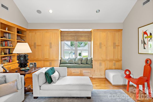 5411 Mirabell Road, Charlotte, NC 28226