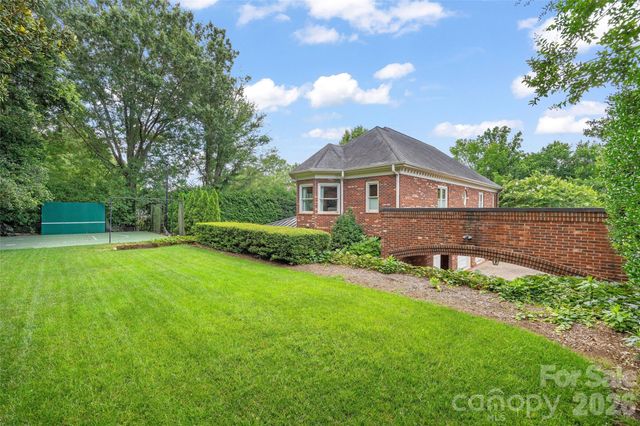 5411 Mirabell Road, Charlotte, NC 28226