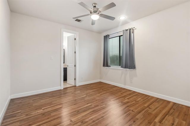 5729 Larkin Street A, Houston, TX 77007