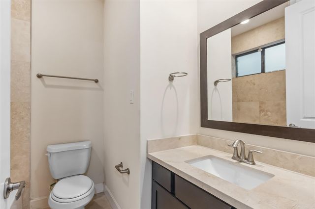 5729 Larkin Street A, Houston, TX 77007