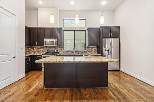 5729 Larkin Street A, Houston, TX 77007