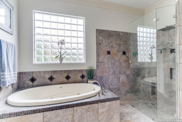 714 Ruidosa Downs, Helotes, TX 78023