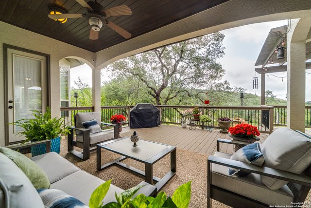 714 Ruidosa Downs, Helotes, TX 78023