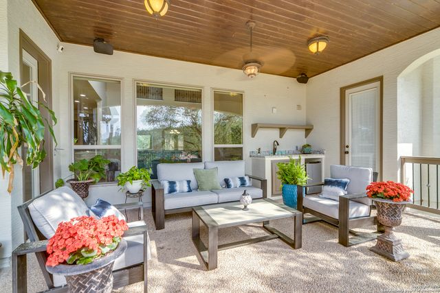 714 Ruidosa Downs, Helotes, TX 78023