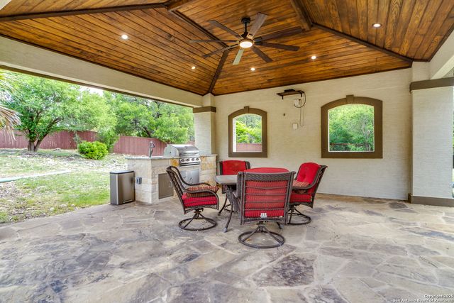 714 Ruidosa Downs, Helotes, TX 78023