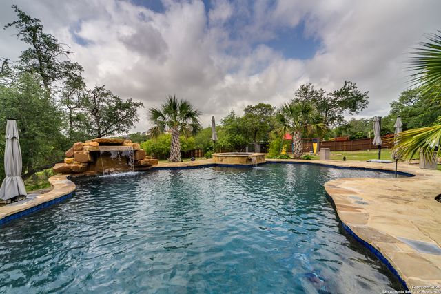 714 Ruidosa Downs, Helotes, TX 78023