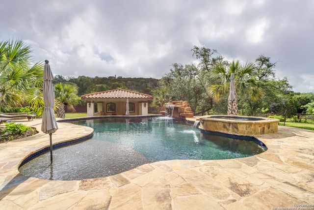 714 Ruidosa Downs, Helotes, TX 78023