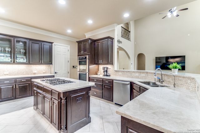 714 Ruidosa Downs, Helotes, TX 78023