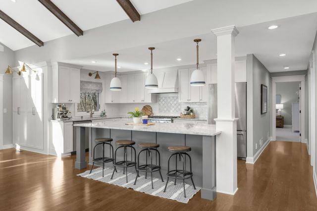 5250 Saint Albans Bay Road, Excelsior, MN 55331