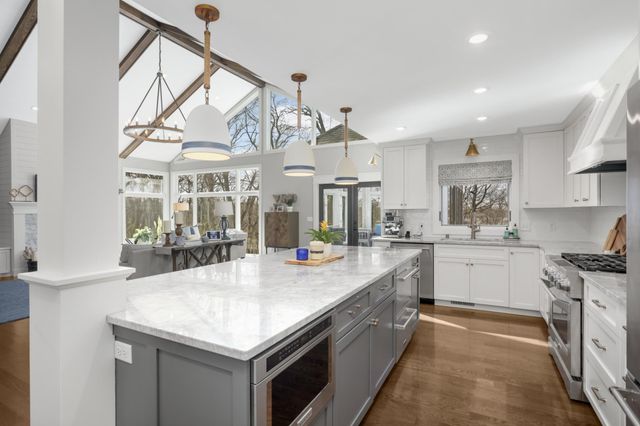 5250 Saint Albans Bay Road, Excelsior, MN 55331