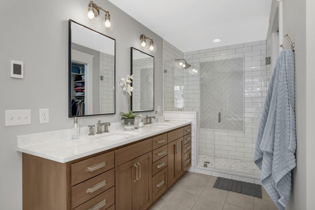 5250 Saint Albans Bay Road, Excelsior, MN 55331