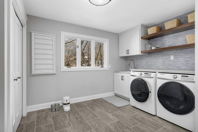 5250 Saint Albans Bay Road, Excelsior, MN 55331