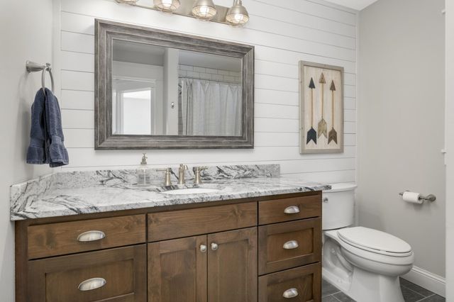 5250 Saint Albans Bay Road, Excelsior, MN 55331