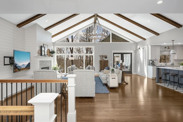 5250 Saint Albans Bay Road, Excelsior, MN 55331