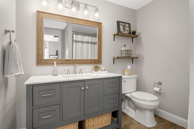 5250 Saint Albans Bay Road, Excelsior, MN 55331