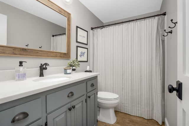 5250 Saint Albans Bay Road, Excelsior, MN 55331