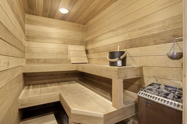 5250 Saint Albans Bay Road, Excelsior, MN 55331