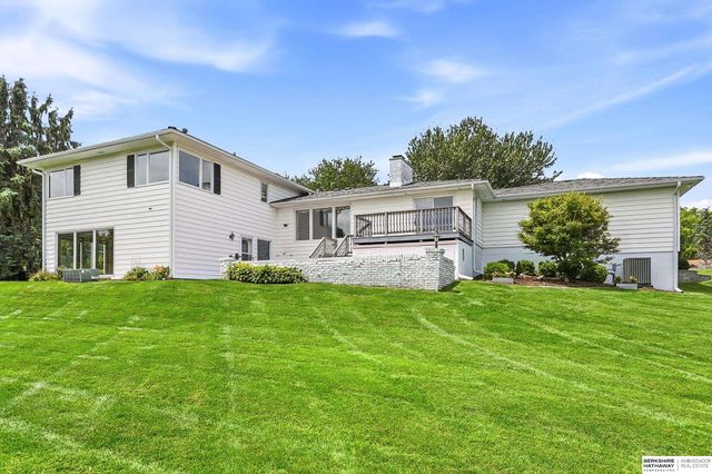 825 S 113th Street, Omaha, NE 68154