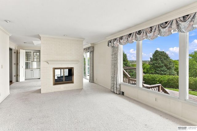 825 S 113th Street, Omaha, NE 68154