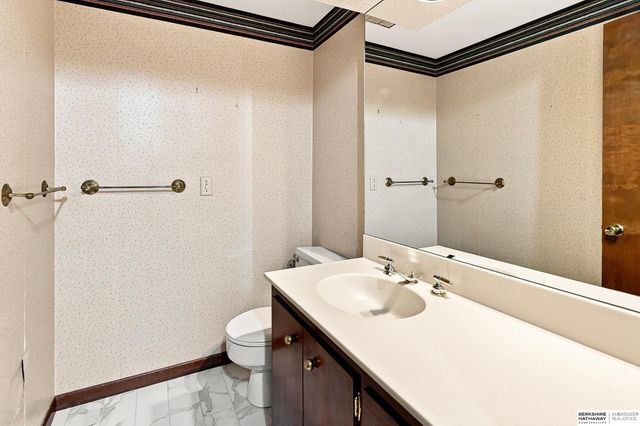 825 S 113th Street, Omaha, NE 68154