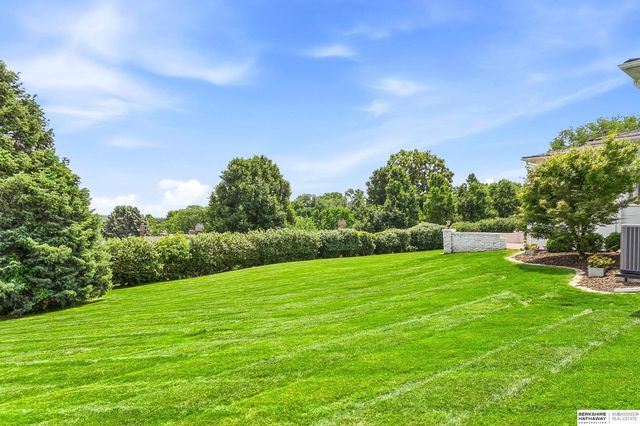 825 S 113th Street, Omaha, NE 68154