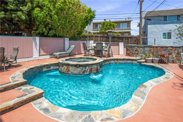 867 Aubrey Court 1, Hermosa Beach, CA 90254