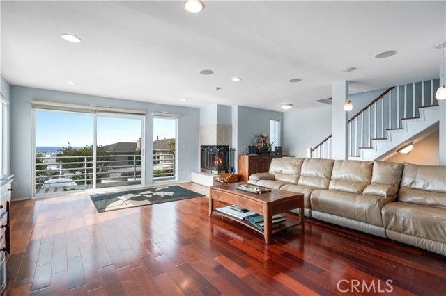 867 Aubrey Court 1, Hermosa Beach, CA 90254