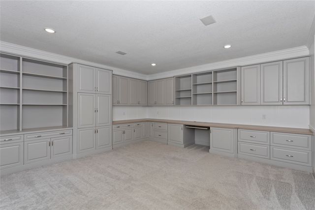 1772 NW 120th Street, Clive, IA 50325