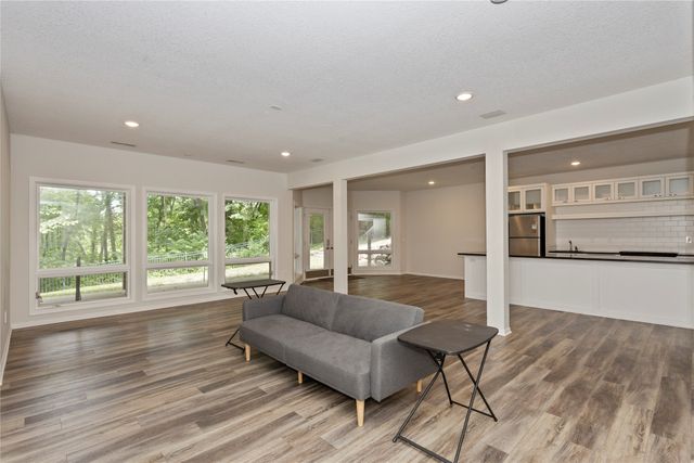 1772 NW 120th Street, Clive, IA 50325