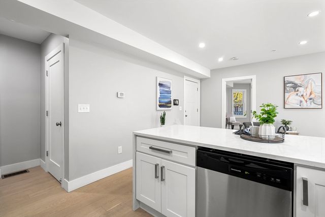 679-683 Columbia Rd 4, Boston, MA 02125