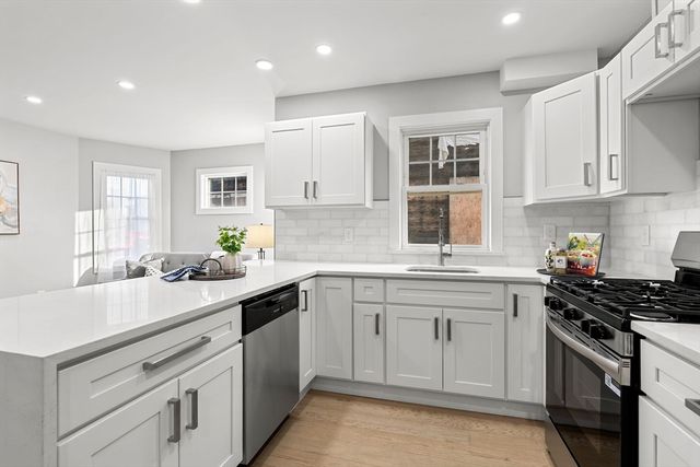 679-683 Columbia Rd 4, Boston, MA 02125