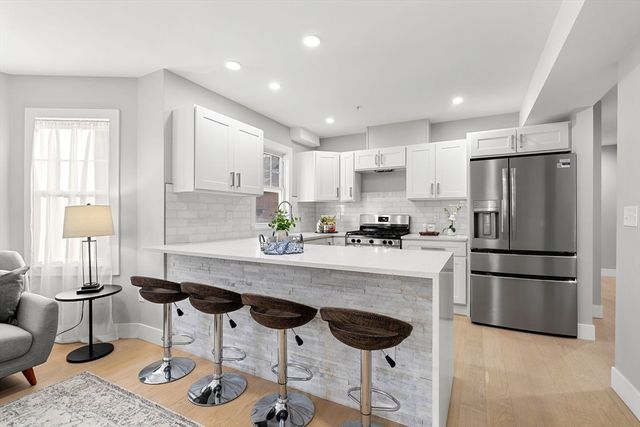 679-683 Columbia Rd 4, Boston, MA 02125