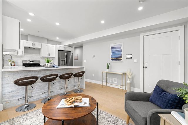 679-683 Columbia Rd 4, Boston, MA 02125