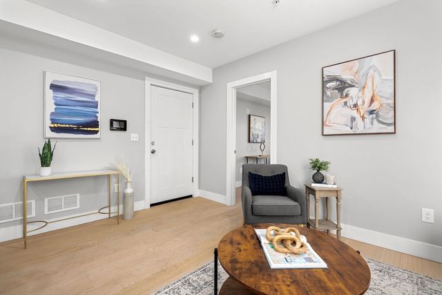 679-683 Columbia Rd 4, Boston, MA 02125