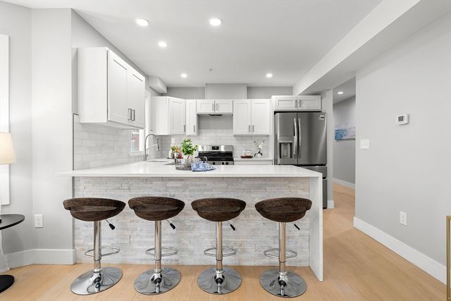 679-683 Columbia Rd 4, Boston, MA 02125