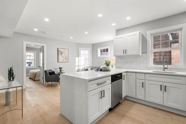 679-683 Columbia Rd 4, Boston, MA 02125