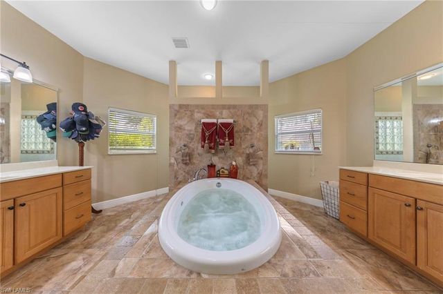2606 E 9th ST, Lehigh Acres, FL 33936