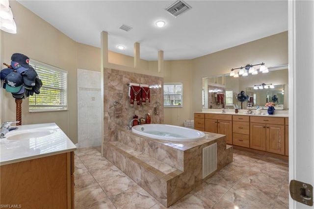 2606 E 9th ST, Lehigh Acres, FL 33936