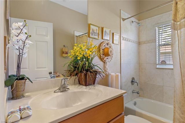 2606 E 9th ST, Lehigh Acres, FL 33936