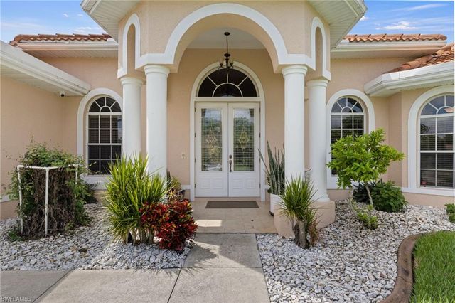 2606 E 9th ST, Lehigh Acres, FL 33936