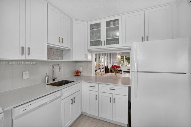 7817 Golf Circle Drive 305, Margate, FL 33063