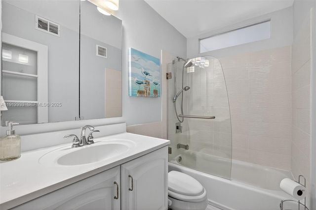 7817 Golf Circle Drive 305, Margate, FL 33063