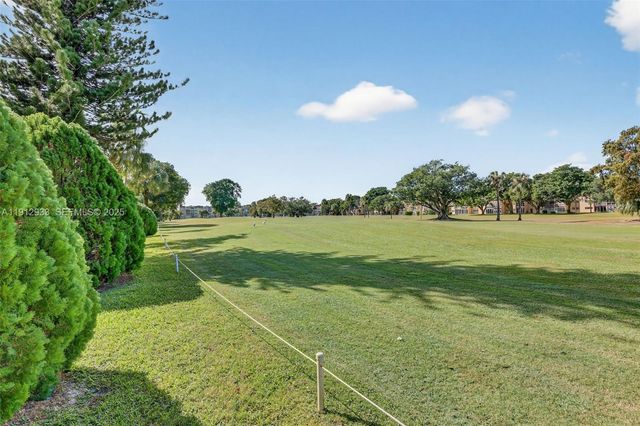 7817 Golf Circle Drive 305, Margate, FL 33063