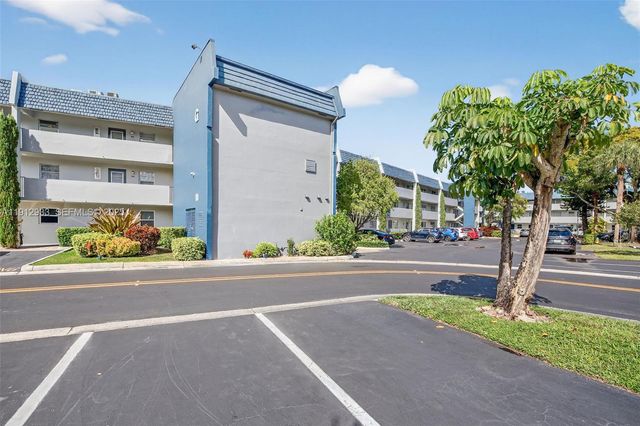 7817 Golf Circle Drive 305, Margate, FL 33063