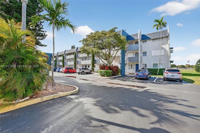 7817 Golf Circle Drive 305, Margate, FL 33063
