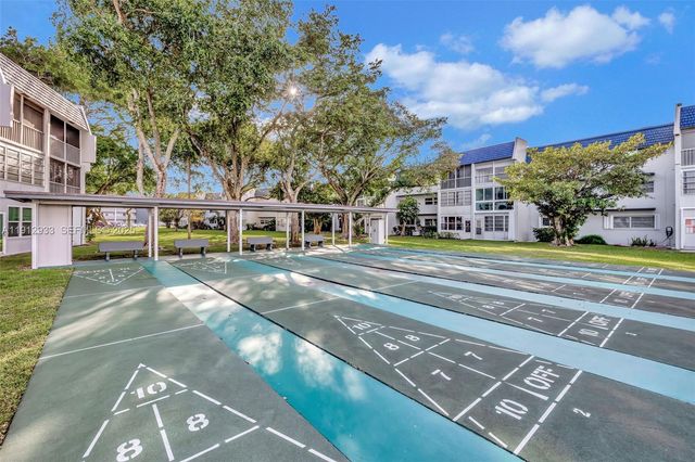 7817 Golf Circle Drive 305, Margate, FL 33063